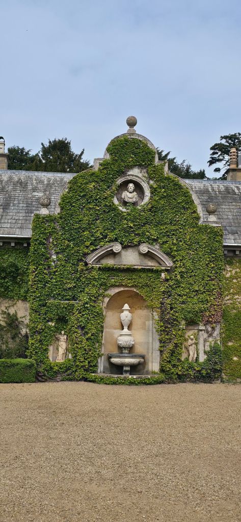 Ozdoba pałacowej ściany 