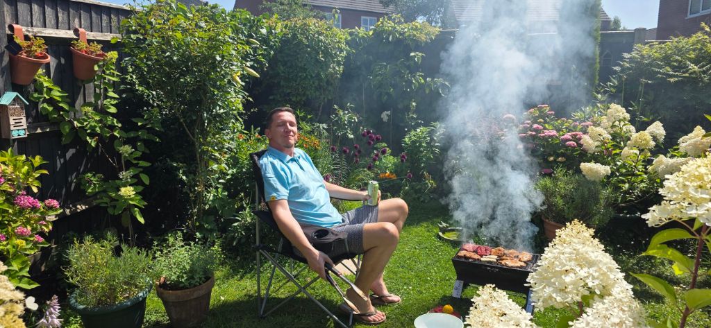 Odpoczynek w małym ogrodzie 