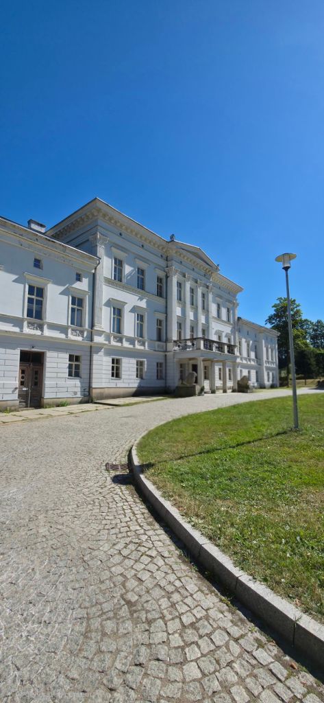 Pałac Jedlinka w Jedlinie Zdroju